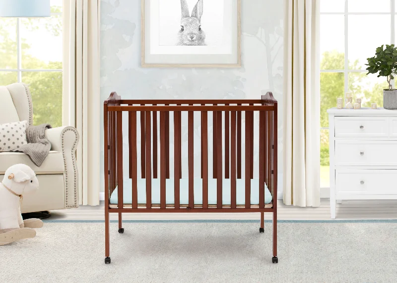 Queen - size mattresses for couples and standard bedroomsFolding Portable Mini Baby Crib with 1.5-inch Mattress Queen - size mattresses for couples and standard bedroomsFolding Portable Mini Baby Crib with 1.5-inch Mattress