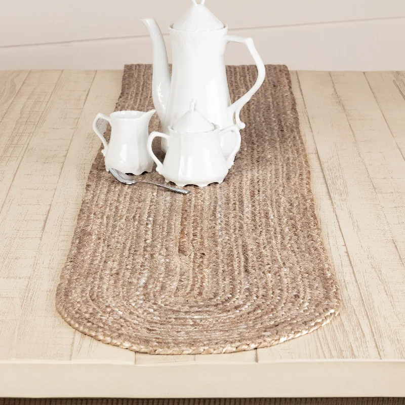 Bed skirts with a tropical print for a vacation - inspired feelNatural Jute Runner 13x90